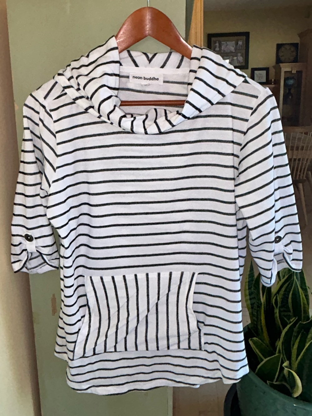 Neon Buddha Women’s Black & White Striped Cowl Neck Hoodie Pullover Size Small